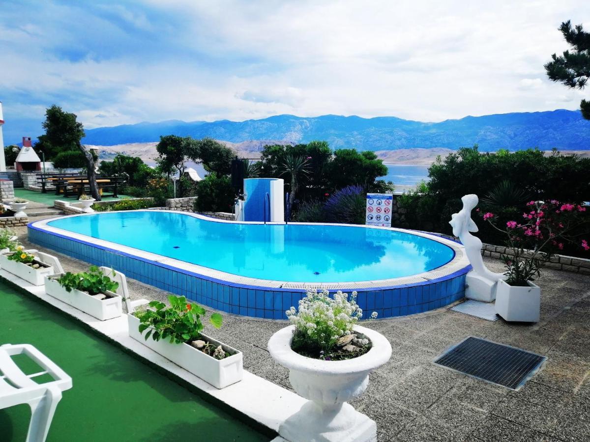 Family Apartments K&M Pag Town Buitenkant foto