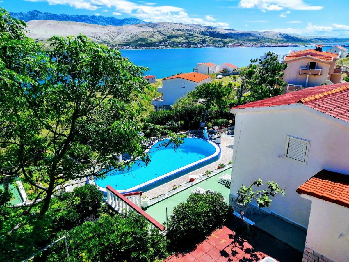 Family Apartments K&M Pag Town Buitenkant foto